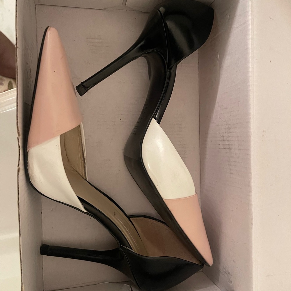 Classy Zara leather pumps